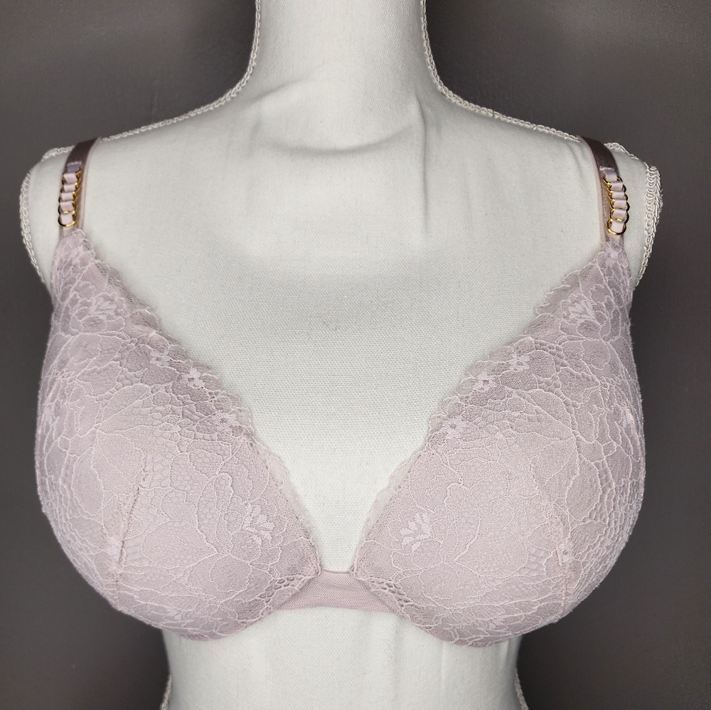 VICTORIA'S SECRET Allover Lace Uplift Plunge Push Up  Bra. Sz:34DDD